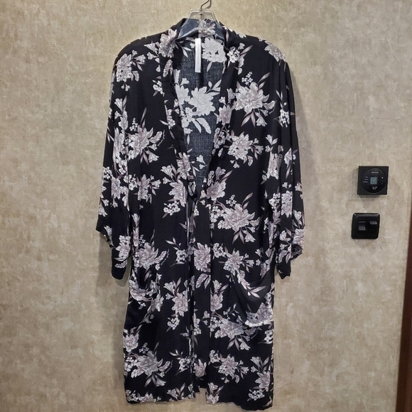 Spiritual Gangster Maya Black Floral Kimono Cover-up - Picture 3 of 10